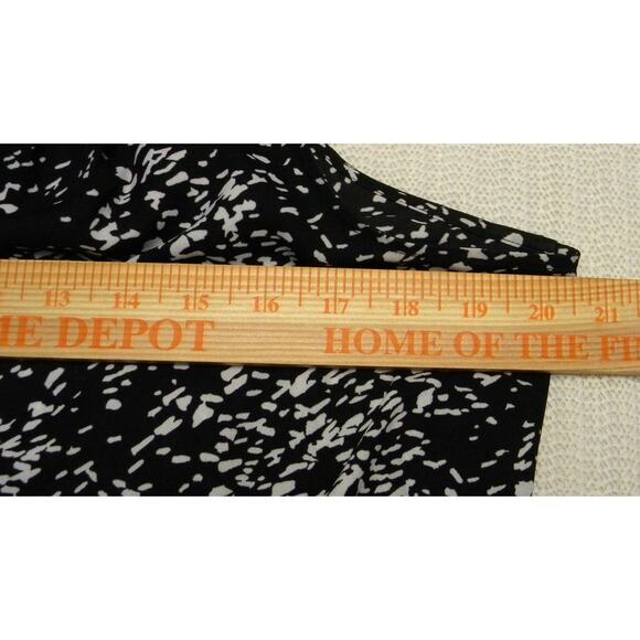 Vince Camuto Size L Black & White Abstract Hi-Low Sleeveless Tank Top Layer - Picture 6 of 7